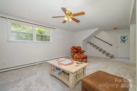 Living - 4081 Section House Rd, Hickory, NC 28601 photo 5 of 5
