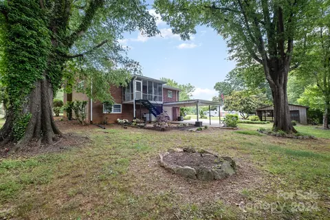Exterior - 4081 Section House Rd, Hickory, NC 28601 photo 6 of 7