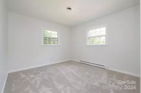 Bedroom - 4081 Section House Rd, Hickory, NC 28601 photo 2 of 3