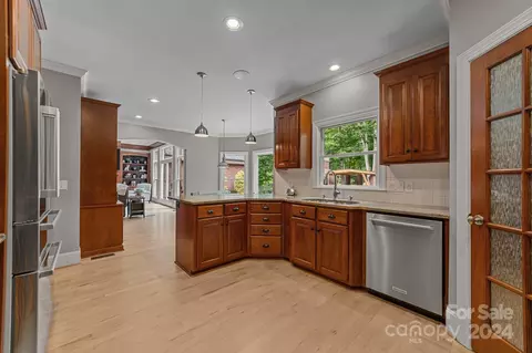 Kitchen - 4940 Spring Chase Way, Davidson, NC 28036 photo 3 of 4