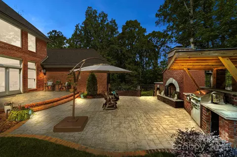 Exterior - 4940 Spring Chase Way, Davidson, NC 28036 photo 4 of 4