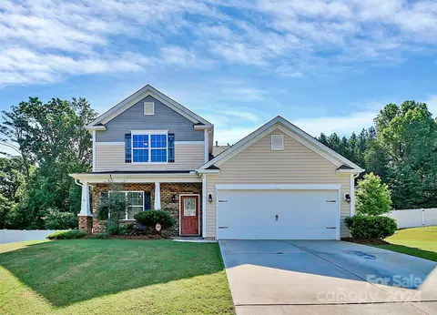 124 Rippling Water Dr, Mount Holly, NC 28120