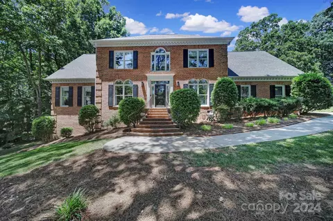 5429 Chiltern Hills Trl, Charlotte, NC 28215