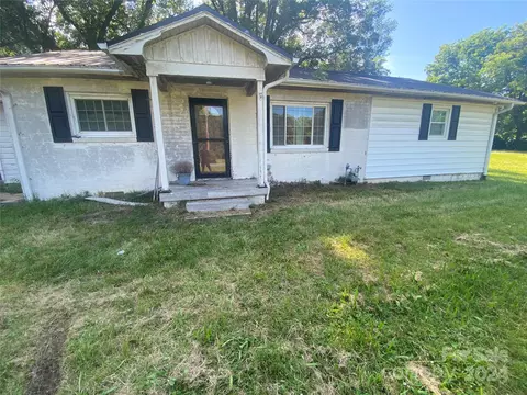 1993 Moss Farm 1 Rd #1, Hickory, NC 28602