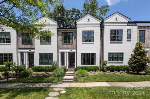 2039 Lynnwood Dr, Charlotte, NC 28209