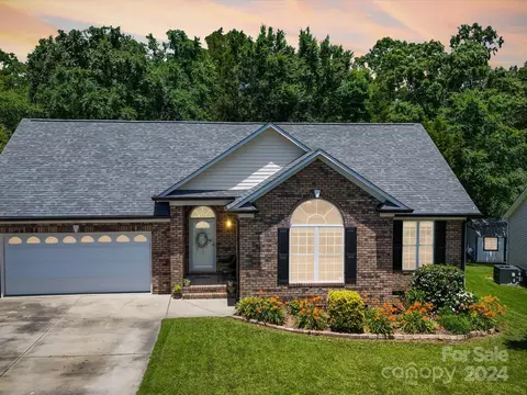 1237 Pressley Downs Dr, Concord, NC 28025