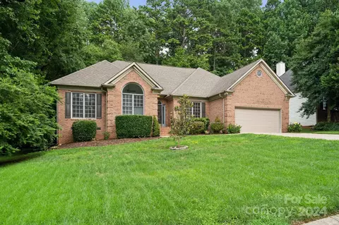 8011 Painted Pony Ct, Charlotte, NC 28269
