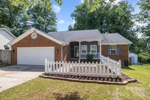 9817 Bella Marche Dr, Charlotte, NC 28227
