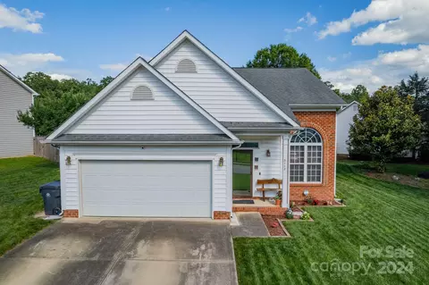 3112 Emerald Meadow Ln, Charlotte, NC 28273