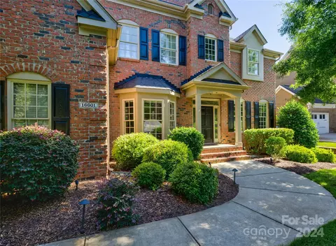 16601 Doves Canyon Ln, Charlotte, NC 28278