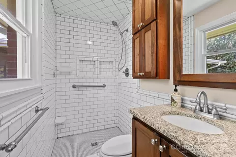 Bath - 7 Forge Dr, Mills River, NC 28759 photo 1 of 3