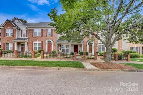 17812 Delmas Dr, Cornelius, NC 28031