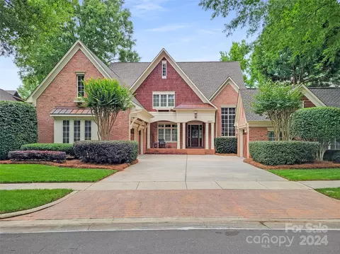 8935 Summer Club Rd, Charlotte, NC 28277