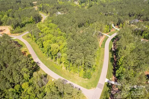 6463 Chimney Bluff Rd, Lancaster, SC 29720 photo 2