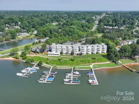637 Williamson 105 Rd #105, Mooresville, NC 28117