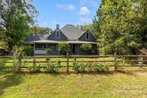 710 W Melvin Hill Rd, Columbus, NC 28722