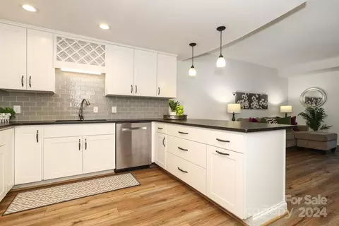 1300 Reece G11 Rd #G11, Charlotte, NC 28209