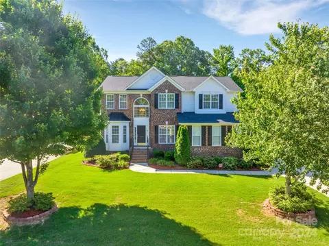 2208 Madeira Cir, Waxhaw, NC 28173