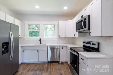 206 E Steele St, Salisbury, NC 28144 photo 4