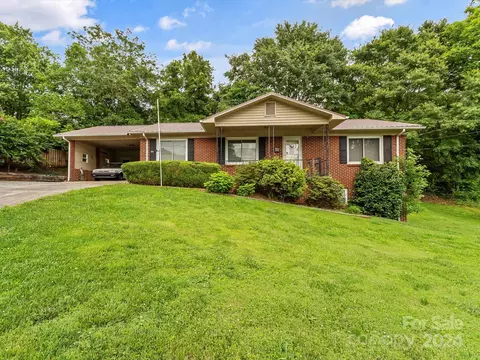 214 Howard St, Morganton, NC 28655