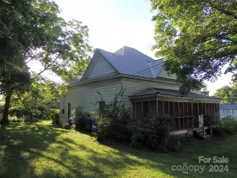 Exterior - 348 Daniel St, Denton, NC 27239 photo 3 of 11