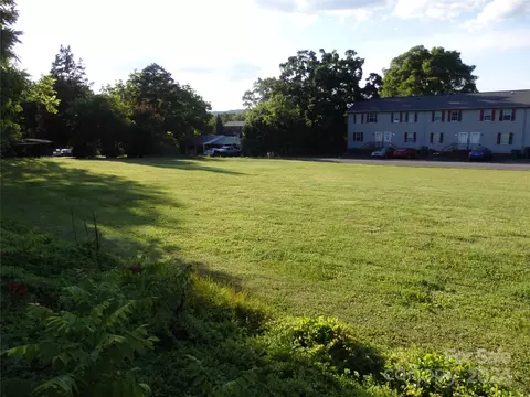 Exterior - 348 Daniel St, Denton, NC 27239 photo 6 of 11