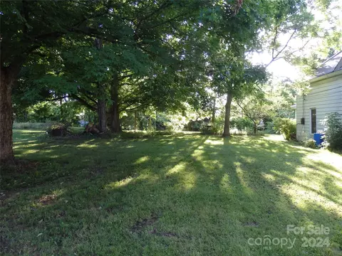 Exterior - 348 Daniel St, Denton, NC 27239 photo 10 of 11