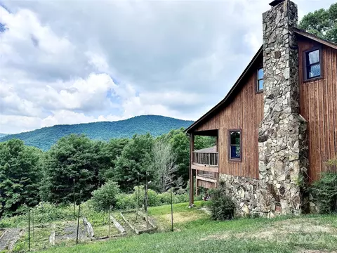 482 Misty Cove Rd, Bakersville, NC 28705