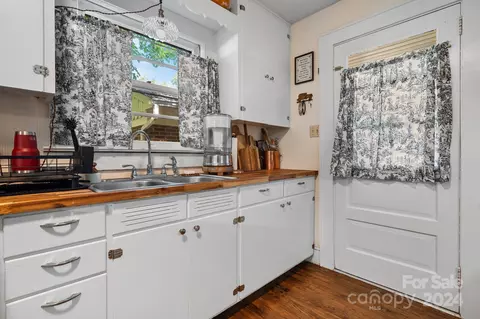 4954 Camp St, Conover, NC 28613 photo 11