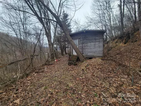 Exterior - 1851 Chambers Mountain Rd, Clyde, NC 28721 photo 2 of 6