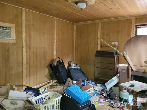 Bedroom - 1851 Chambers Mountain Rd, Clyde, NC 28721 photo 1 of 2