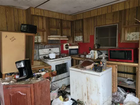 Kitchen - 1851 Chambers Mountain Rd, Clyde, NC 28721 photo 1 of 1