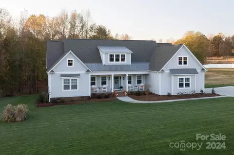 501 Edmunds Ln, Clover, SC 29710