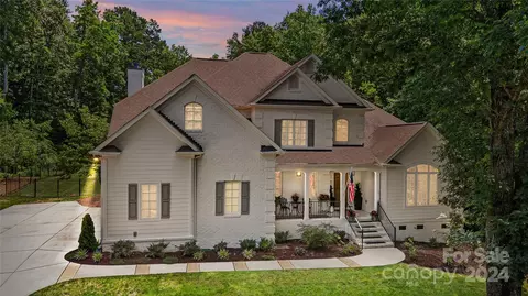 2542 Gleneagles Dr, Gastonia, NC 28056