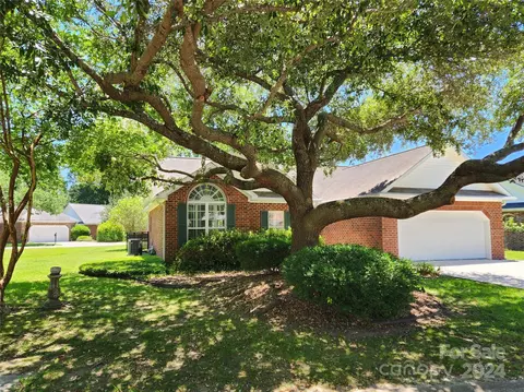 40 Martins Path, Charleston, SC 29414