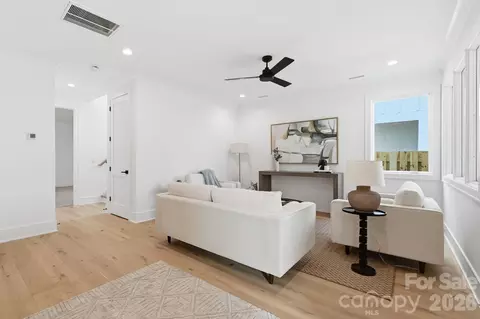 Living - 610 Walnut St, Davidson, NC 28036 photo 6 of 8