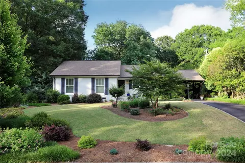 6706 Bradstock Ln, Charlotte, NC 28226