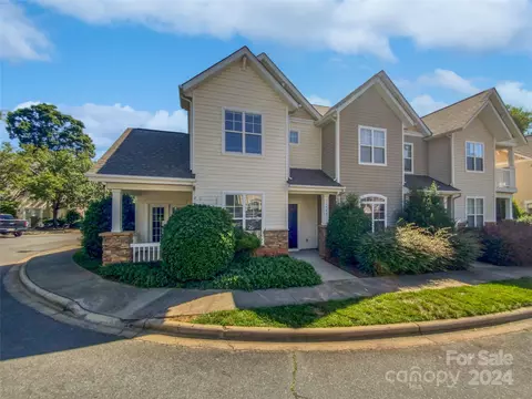 14909 Scothurst Ln, Charlotte, NC 28277