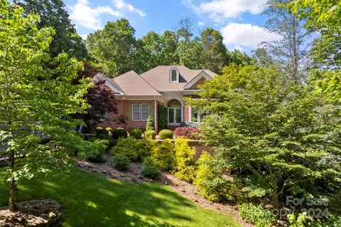 328 Kenmure Dr, Flat Rock, NC 28731