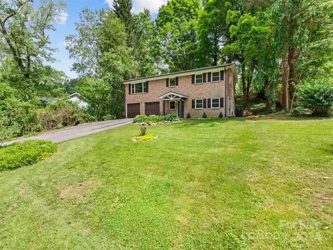 50 Mountain Laurel Ln, Waynesville, NC 28786