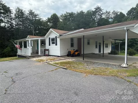 2141 Charwood St, Connelly Springs, NC 28612