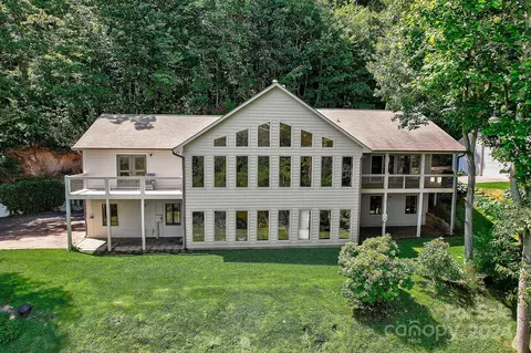 11 Margaret Ln, Asheville, NC 28805