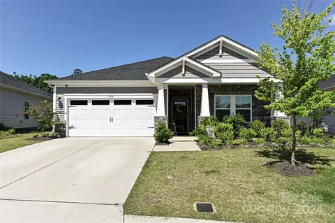 9238 Dunwich Dr, Gastonia, NC 28056