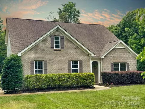 6133 Palomino Rdg, Matthews, NC 28104
