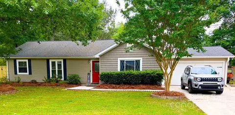 8405 Beacon Hills Rd, Indian Trail, NC 28079