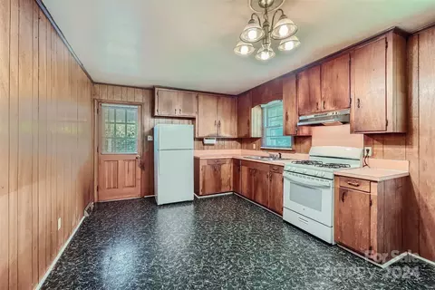 Kitchen - 514 Westside Ter, Davidson, NC 28036 photo 1 of 2