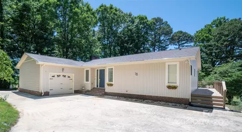 18 Olde Duffer Dr, Nebo, NC 28761
