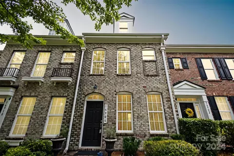 16906 Summers Walk Blvd, Davidson, NC 28036