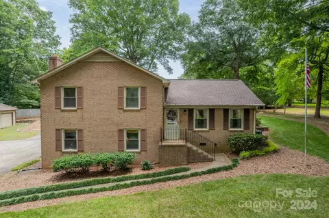 816 Briarfield Rd, Rock Hill, SC 29730