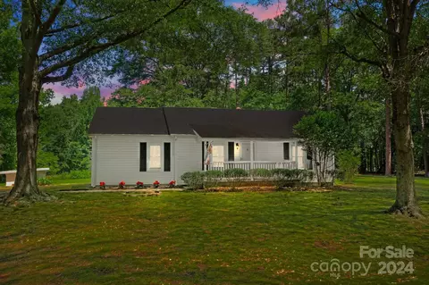 530 Midway Lake Rd, Mooresville, NC 28115